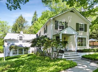 555 Bear Ridge Rd, Pleasantville, NY 10570