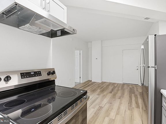5th image of 1451 Park Rd NW APT 111