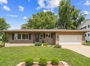 805 7th St SE, Oelwein, IA 50662