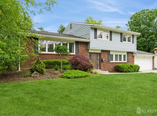 14 Agate Rd, East Brunswick, NJ 08816