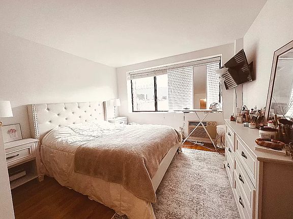 2nd image of 1425 York Ave APT 9b