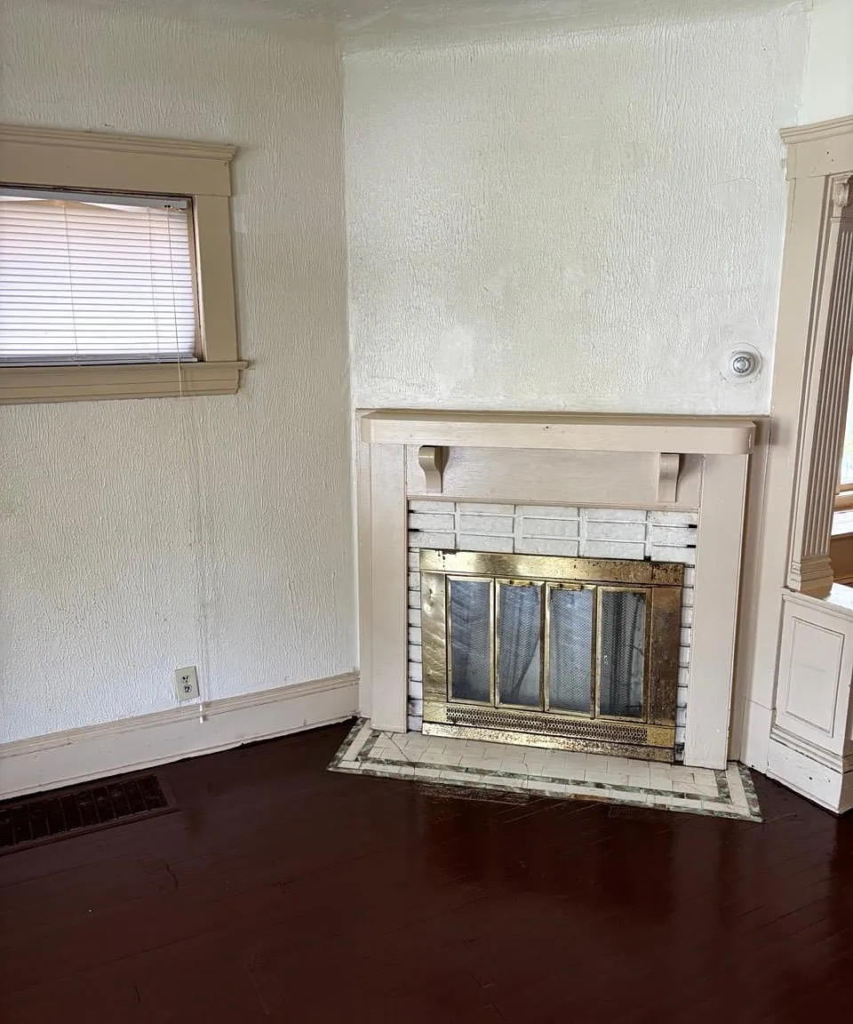 2 bed, 1200 sqft, $750 — Photo 2