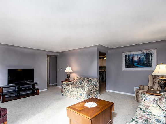 4th image of 7490 E Apple Ave