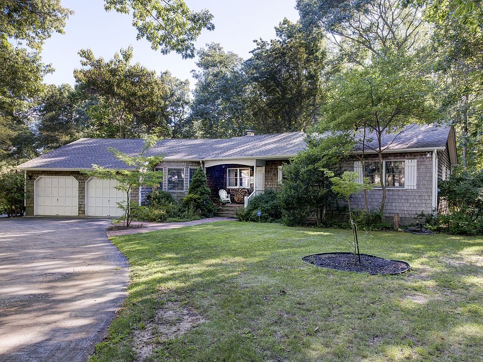 1st image of 250 Marion Pl