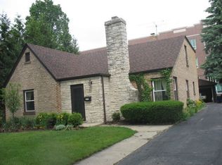 261 S Berkley Ave, Elmhurst, IL 60126