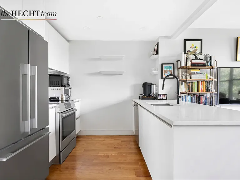 906 Prospect Pl #4B — Photo 3