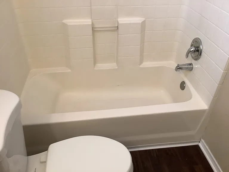 7623 Banyon Ave NW — Photo 15