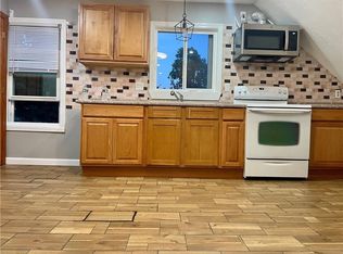 36 Highland St FLOOR 3, Pawtucket, RI 02860