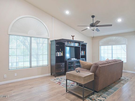 4th image of 781 E COLT Road