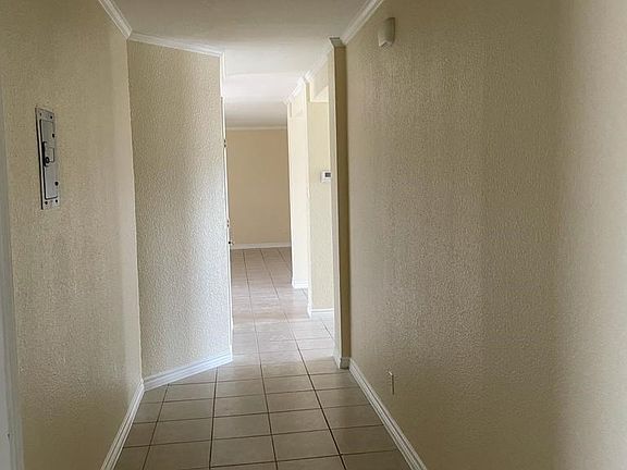 5th image of 820 Vista Hermosa Dr