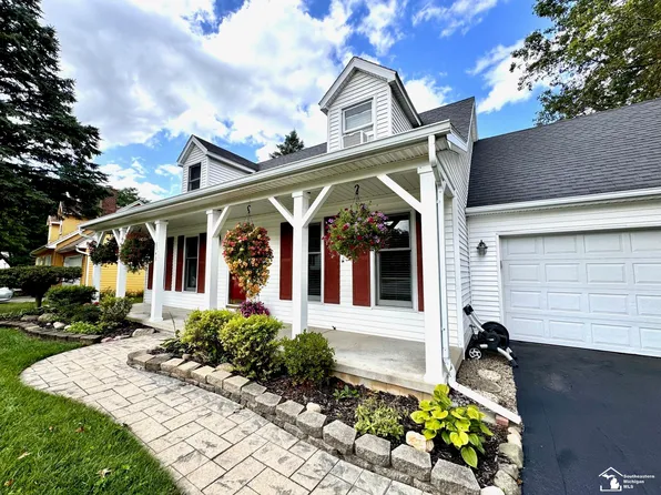 8943 Tanglewood Rd, Temperance, MI 48182