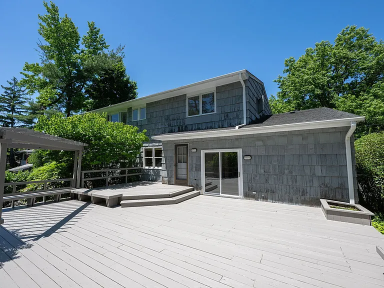 439 Summit St — Photo 32