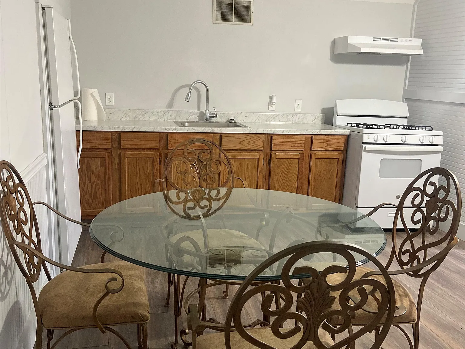 1 bed, 1.0 bath, 750 sqft, $800 — Photo 4