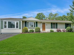 20 Carol Ln, Howell, NJ 07731