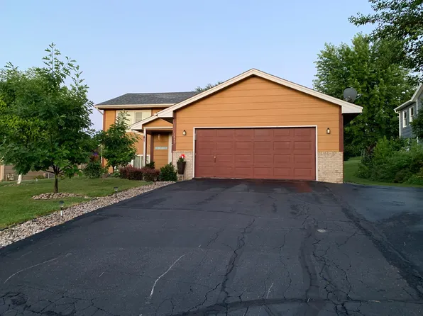 1445 Sage Ln, Shakopee, MN 55379