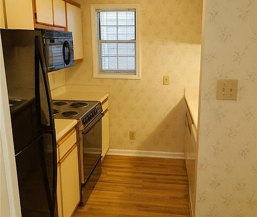4th image of 2700 Preston Woods Ln APT 9