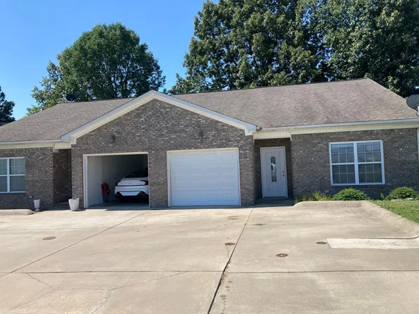 240 Riegel Ln, Paducah, KY 42001