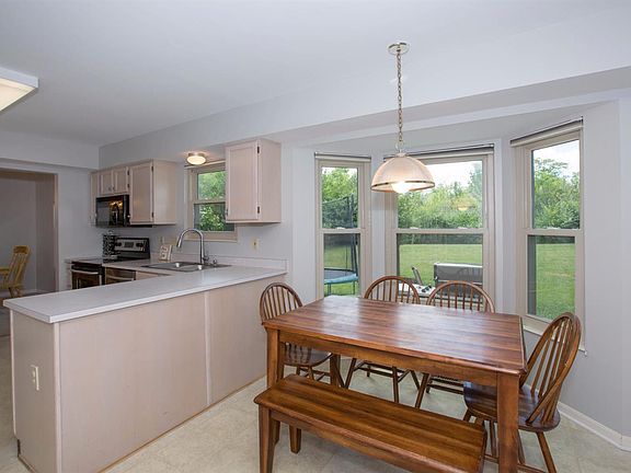 3rd image of 8951 Hialeah Dr