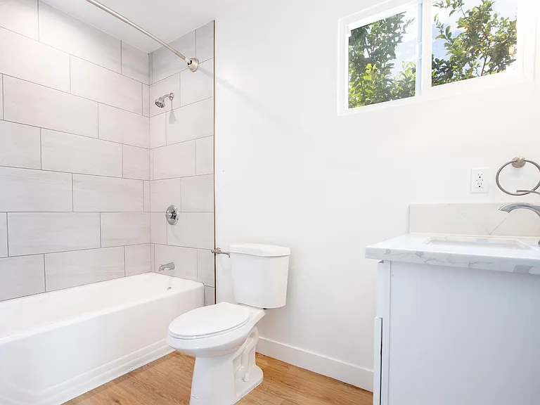 Lyman Place Apartments — Photo 11