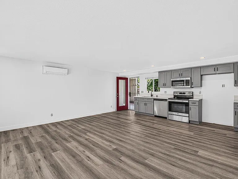 8101 Larson Avenue — Photo 9