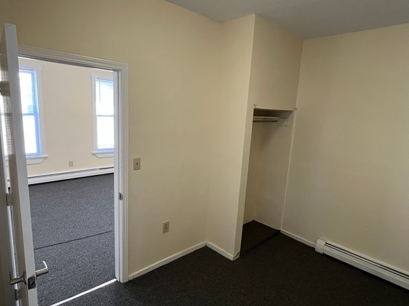 571 School St APT 2