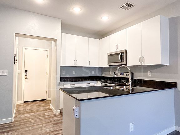 4th image of 2216 E Hidalgo Ave