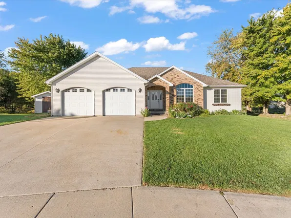 101 Red Bud Ct, Mahomet, IL 61853