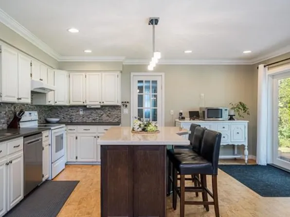 4930 199a St, Langley, BC V3A 1J4