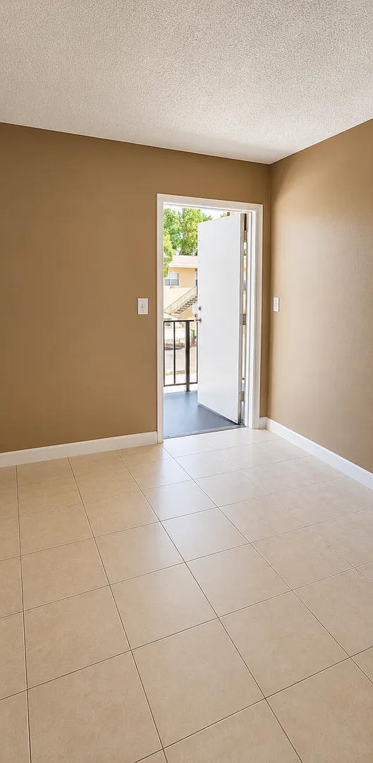 1150 NE 17th Ct — Photo 1