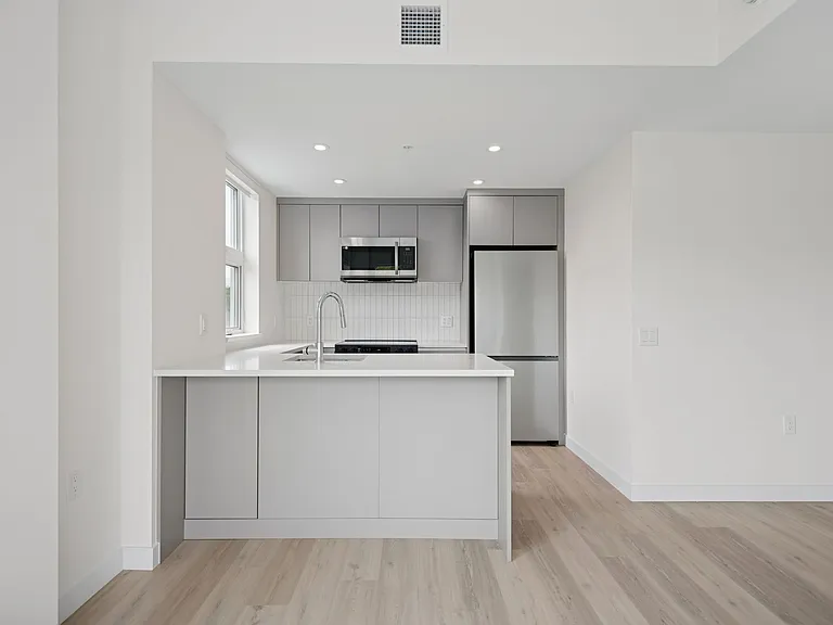 3619 Arbutus St — Photo 22