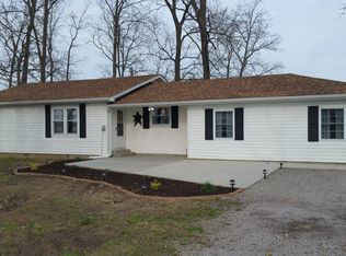 3274 Burning Star 2 Rd, Du Quoin, IL 62832