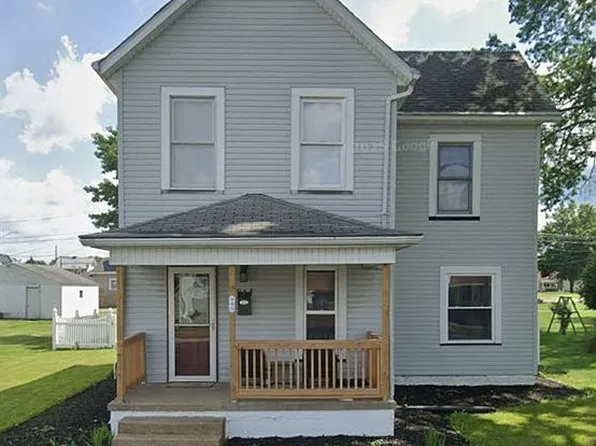 945 Prospect St NW, New Philadelphia, OH 44663