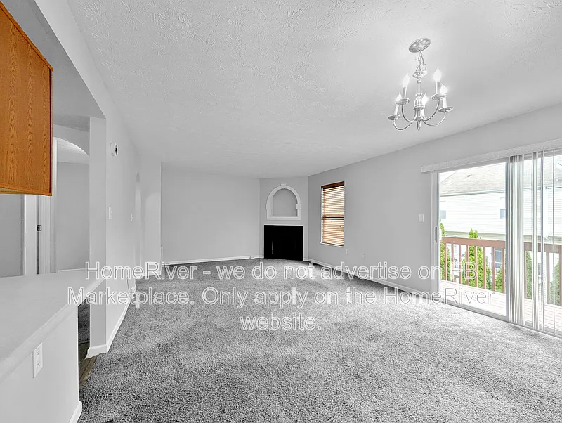 3 bed, 2.0 bath, 1779 sqft, $2,095 — Photo 3