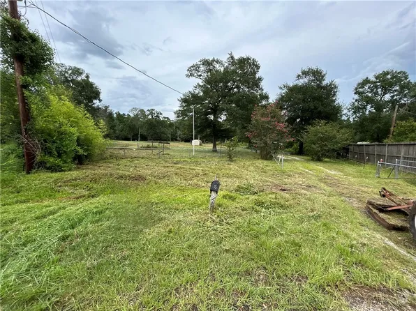 75 Oak Bend Dr, Huntsville, TX 77320