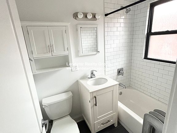 5th image of 2641 N Spaulding Ave APT 3W