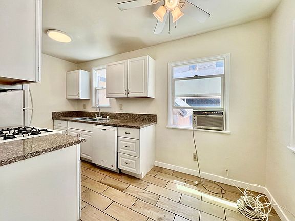 3rd image of 14558 Dickens St #14560-1/2