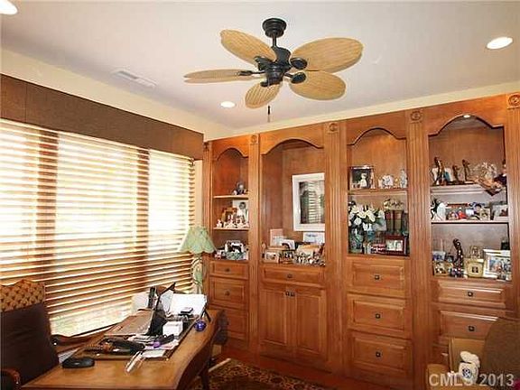 4th image of 7142 Shenandoah Dr