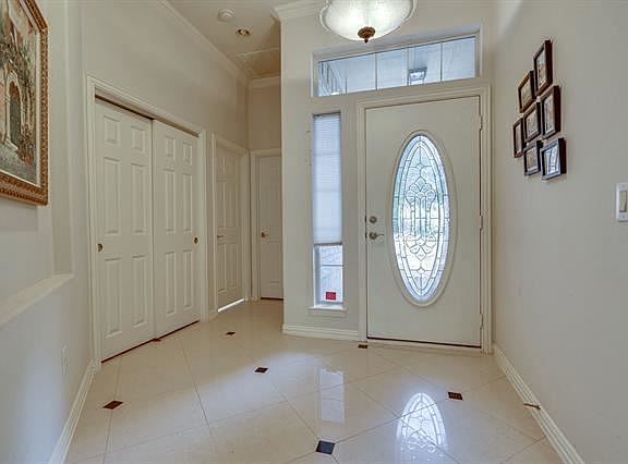 4th image of 10800 Southerland Dr