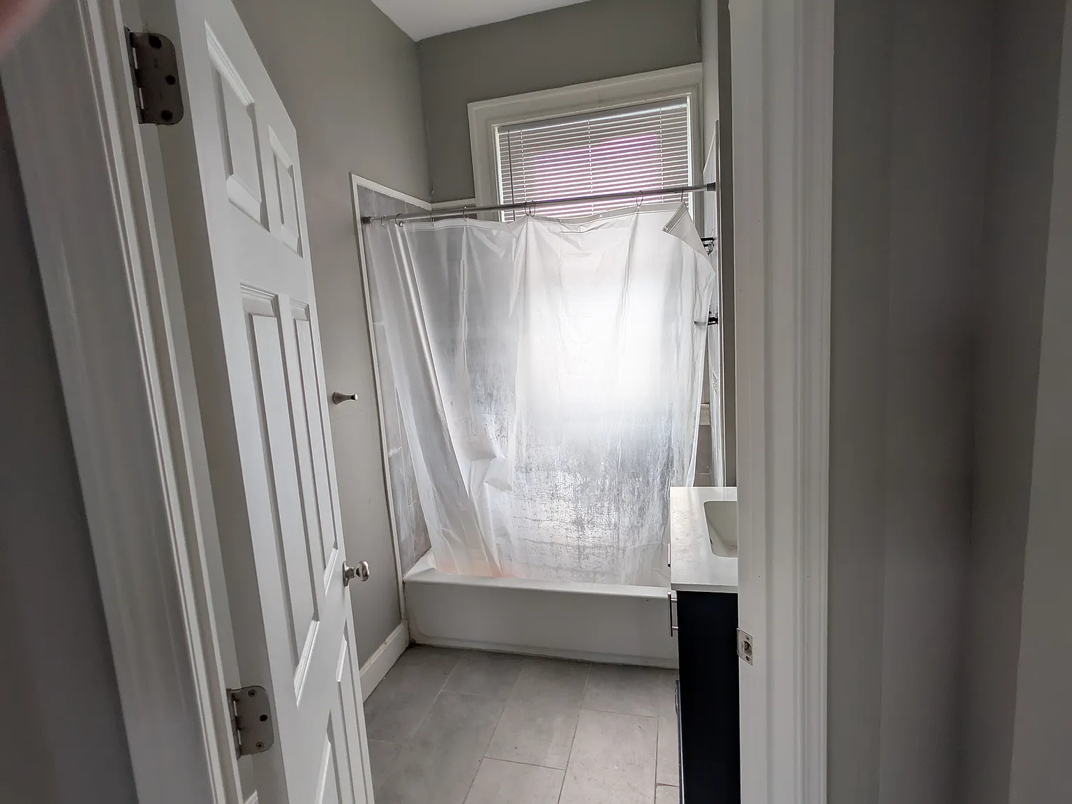 2 bed, 1100 sqft, $1,500 — Photo 2