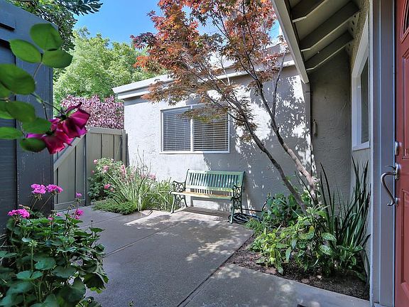3rd image of 5674 Bluegrass Ln