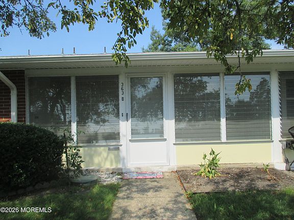4th image of 363B Chesterfield Ct #363B