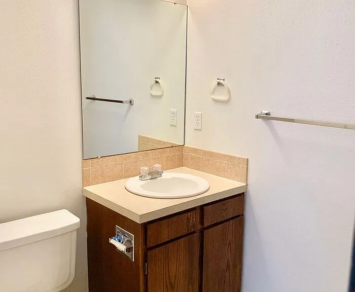 1543 Kennedy Ave — Photo 3