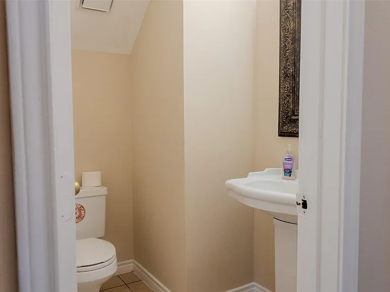 8531 Regalbrook Dr — Photo 20