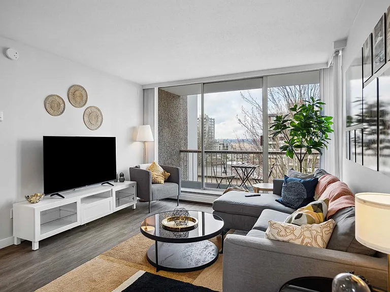 1251 Jervis St — Photo 41