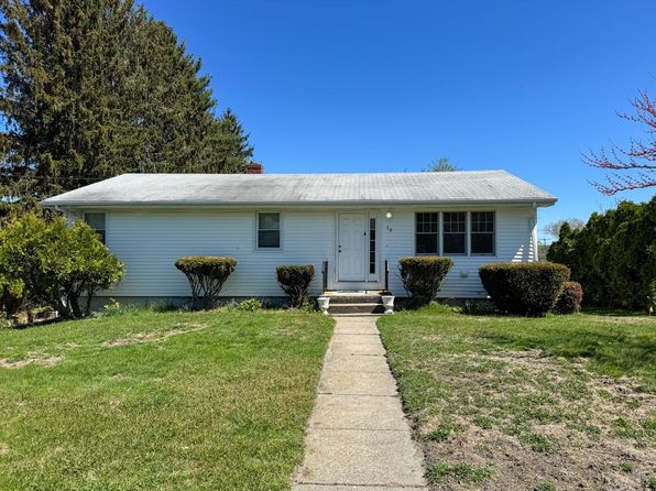 19 Richard Rd, Swansea, MA 02777
