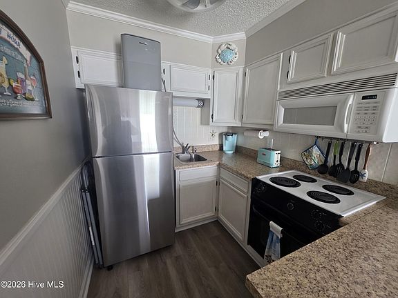2nd image of 2224 New River Inlet Road Unit 238