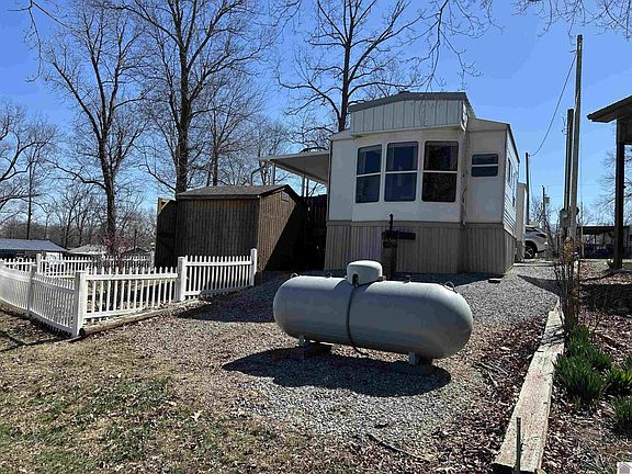 3rd image of 4A Lakeview Cir