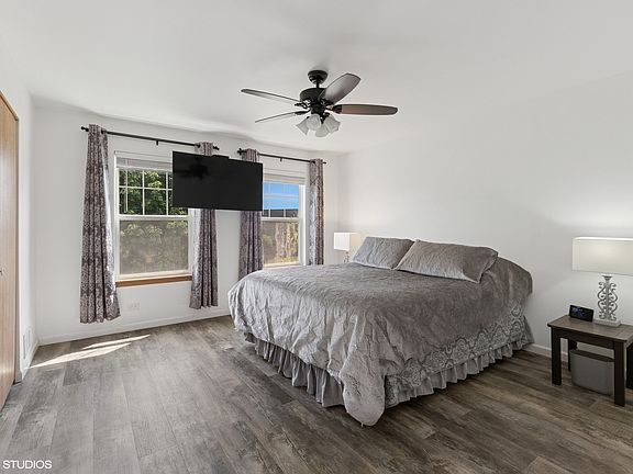 4th image of 261 E Camden Ln