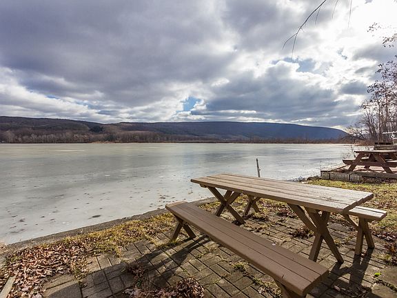 2nd image of 6267 Lakes End Ln