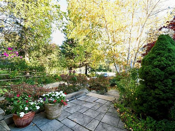 4th image of 855 Governors Rd